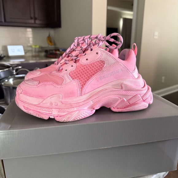 Balenciaga Triple S - Picture 2 of 4